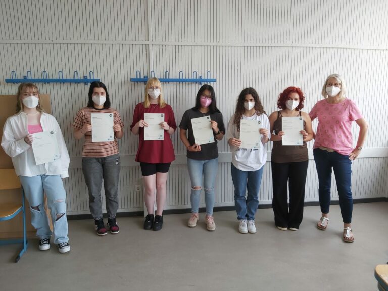 Schülerinnen und Schüler machen sich fit in Wirtschaftsenglisch