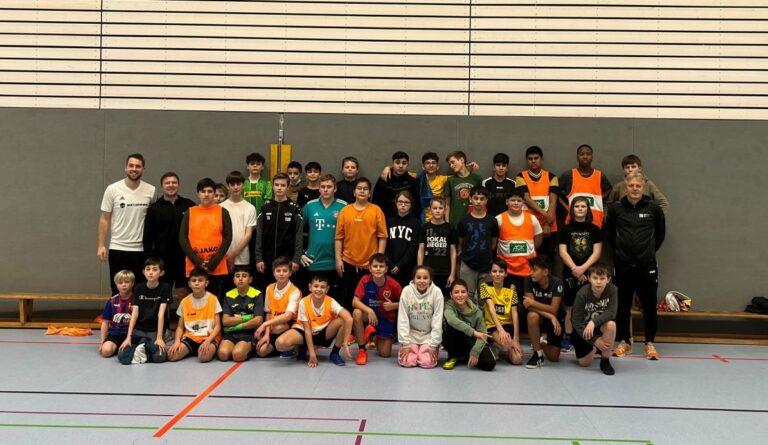 Besuch von Marcel Witeczek an der Gesamtschule Uerdingen