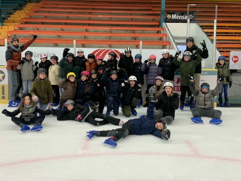 Schlittschuhlaufen an der Gesamtschule Uerdingen: Ein sportliches Highlight mit Unterstützung der Stadt Krefeld