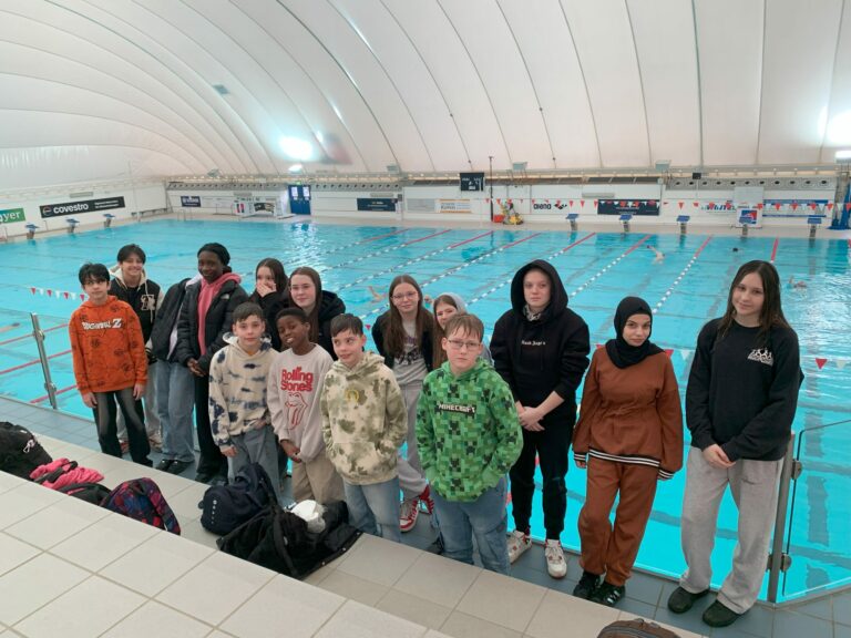 Erfolgreiche Stadtmeisterschaften im Schwimmen und Nichtschwimmer-Projekt der Gesamtschule Uerdingen