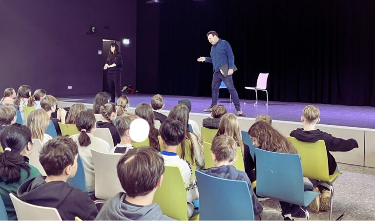 Theaterpädagogischer Projekttag in Jahrgang 5 – Gemeinsam sind wir stark!