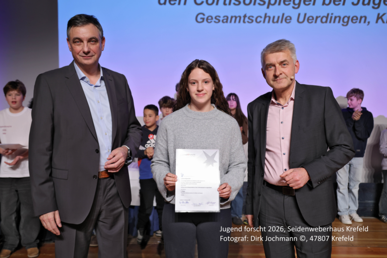 Leonie siegt beim Regionalwettbewerb von Jugend forscht